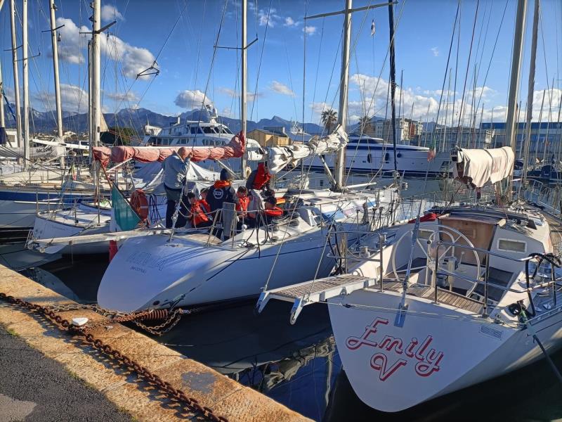 la lega navale italiana sez viareggio dedica ai giovani una giornata di vela e cultura marinara